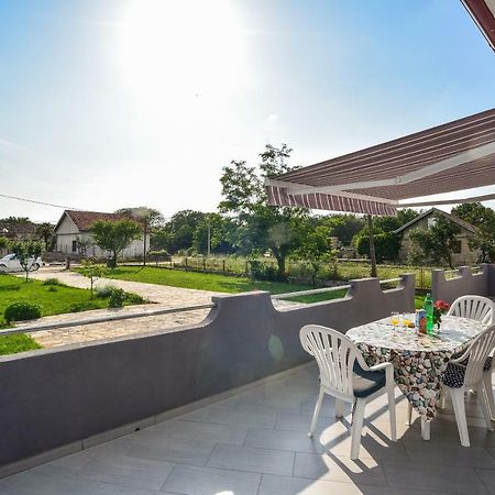 Ankin Dvor Villa Galovac  Buitenkant foto
