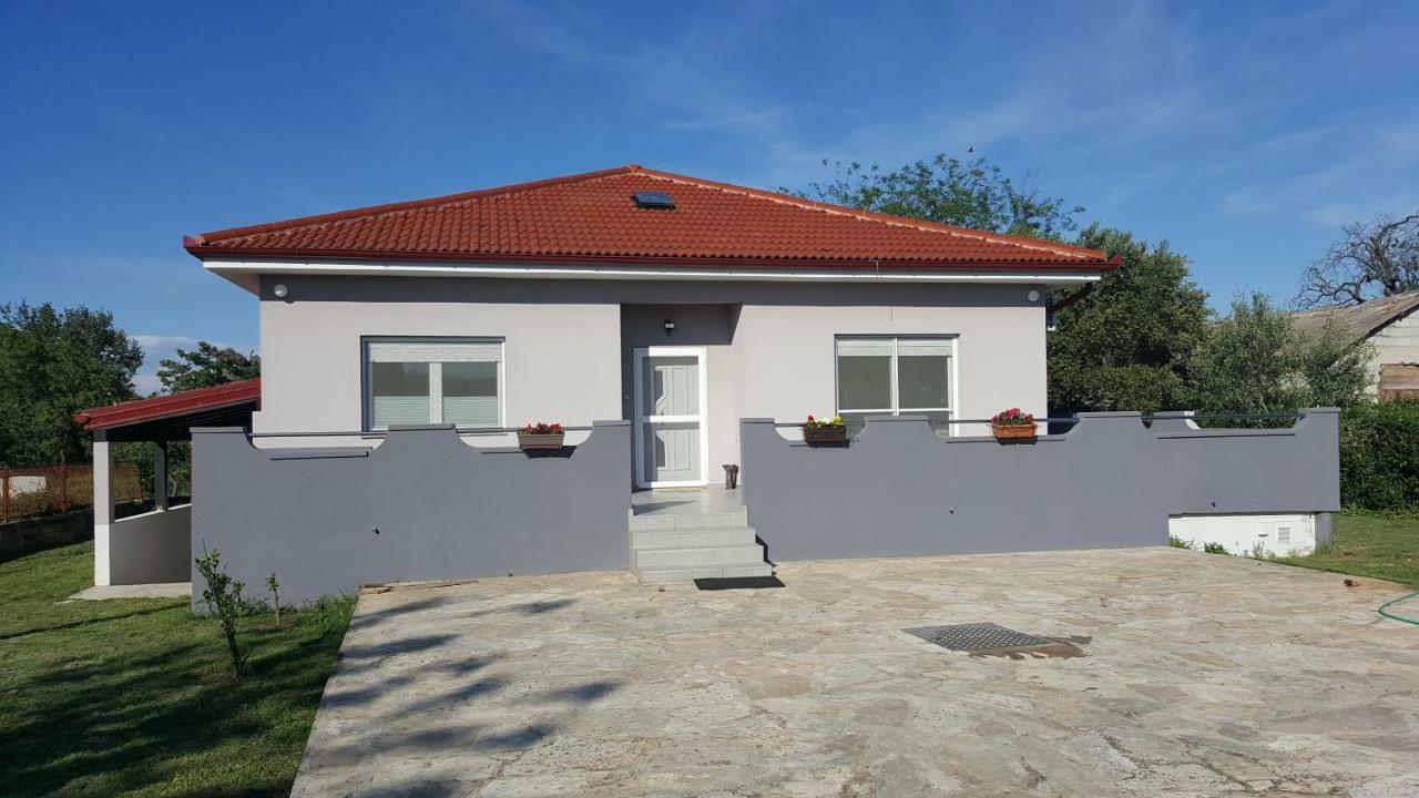 Ankin Dvor Villa Galovac  Buitenkant foto